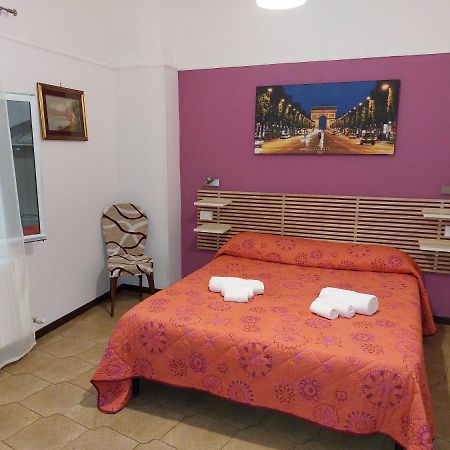 לצ'ה Rooms Palazzo Paladini מראה חיצוני תמונה