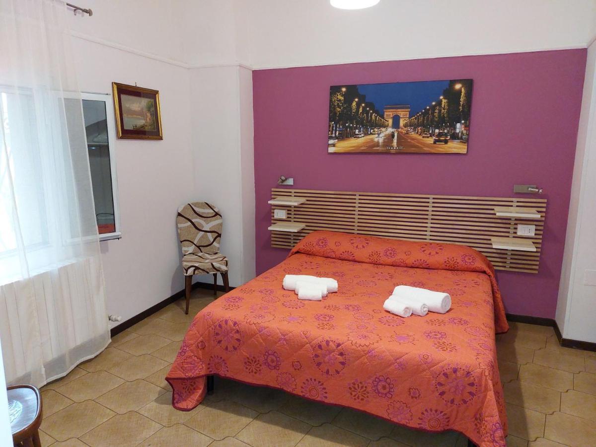 לצ'ה Rooms Palazzo Paladini מראה חיצוני תמונה