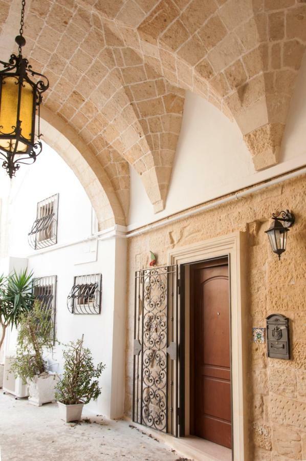 לצ'ה Rooms Palazzo Paladini מראה חיצוני תמונה