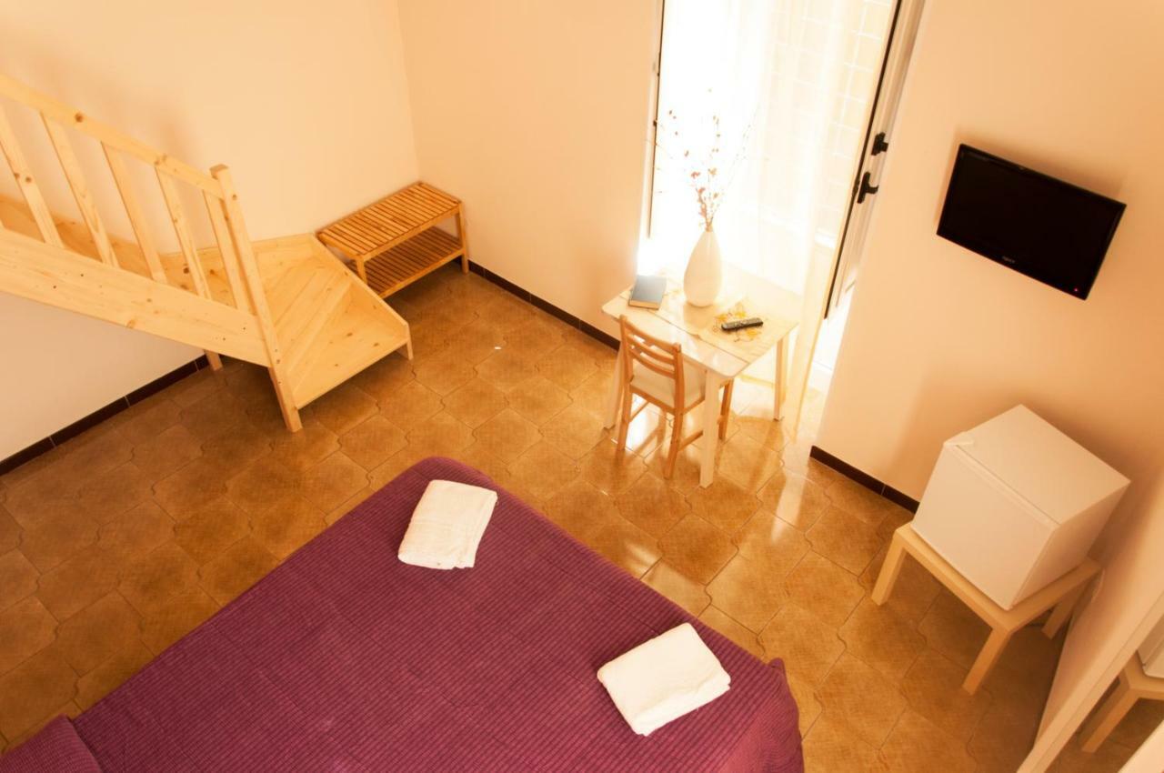 לצ'ה Rooms Palazzo Paladini מראה חיצוני תמונה
