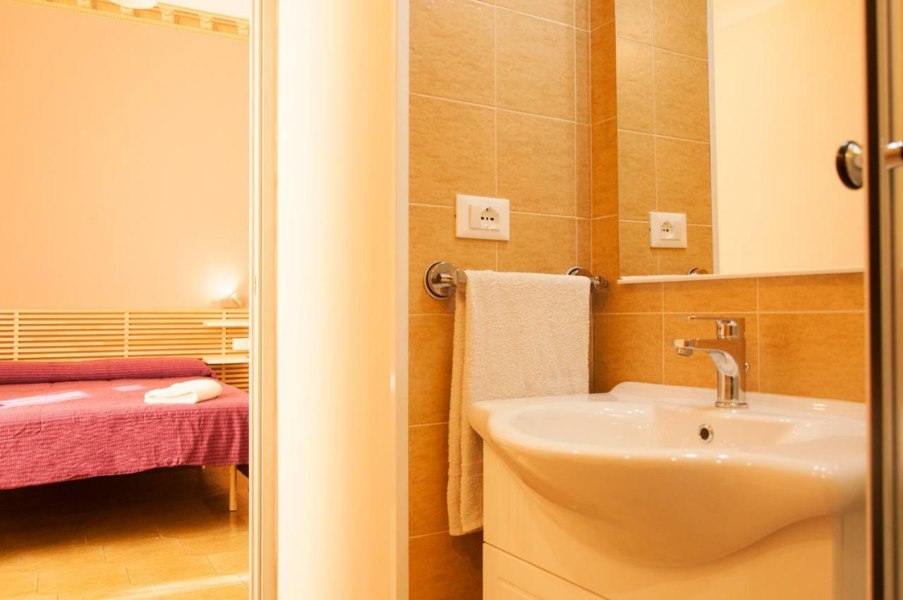 לצ'ה Rooms Palazzo Paladini מראה חיצוני תמונה