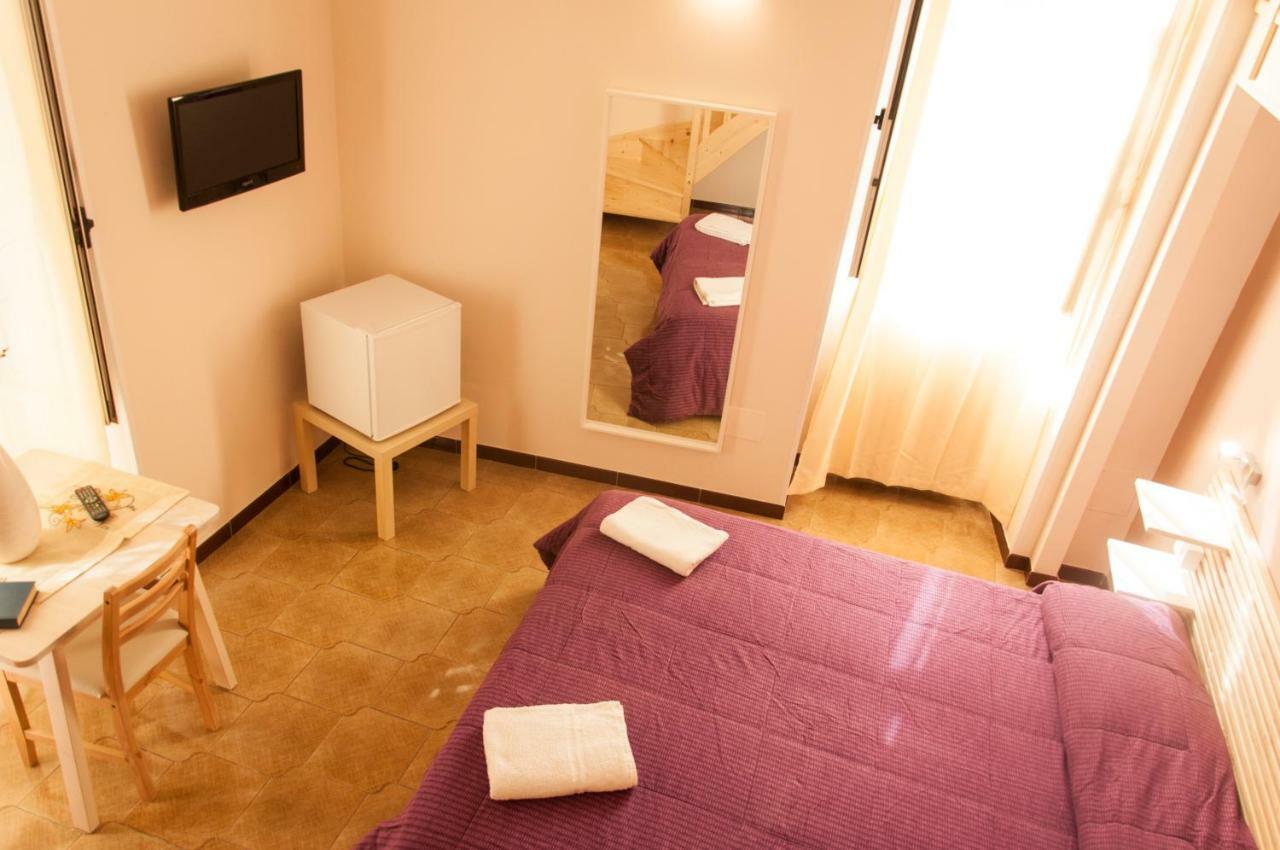 לצ'ה Rooms Palazzo Paladini מראה חיצוני תמונה