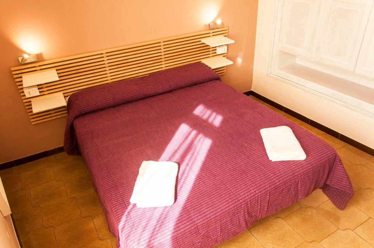 לצ'ה Rooms Palazzo Paladini מראה חיצוני תמונה