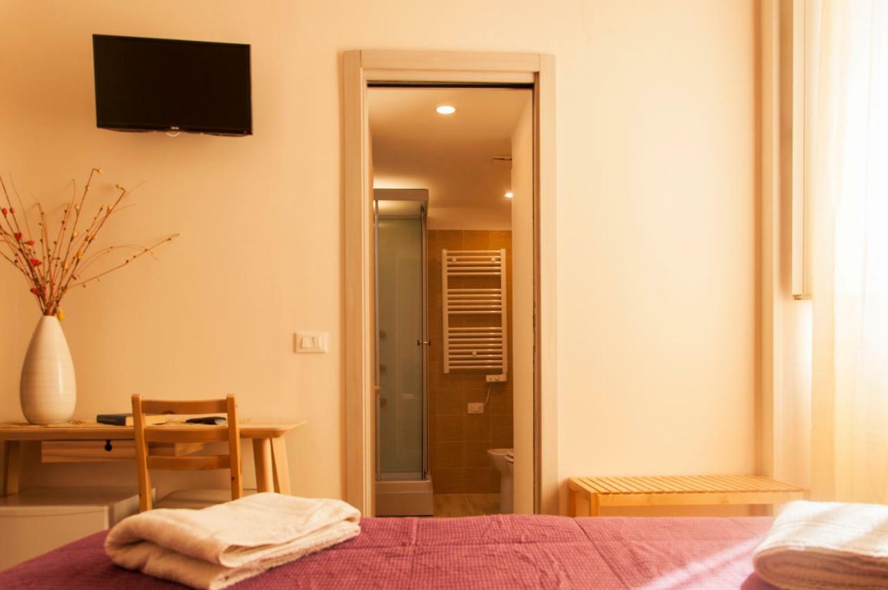 לצ'ה Rooms Palazzo Paladini מראה חיצוני תמונה