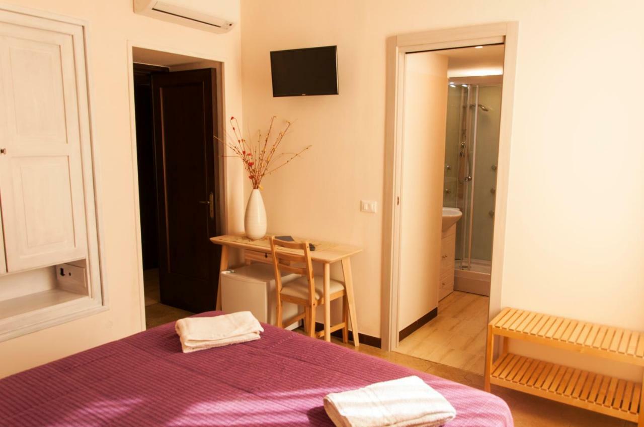 לצ'ה Rooms Palazzo Paladini מראה חיצוני תמונה