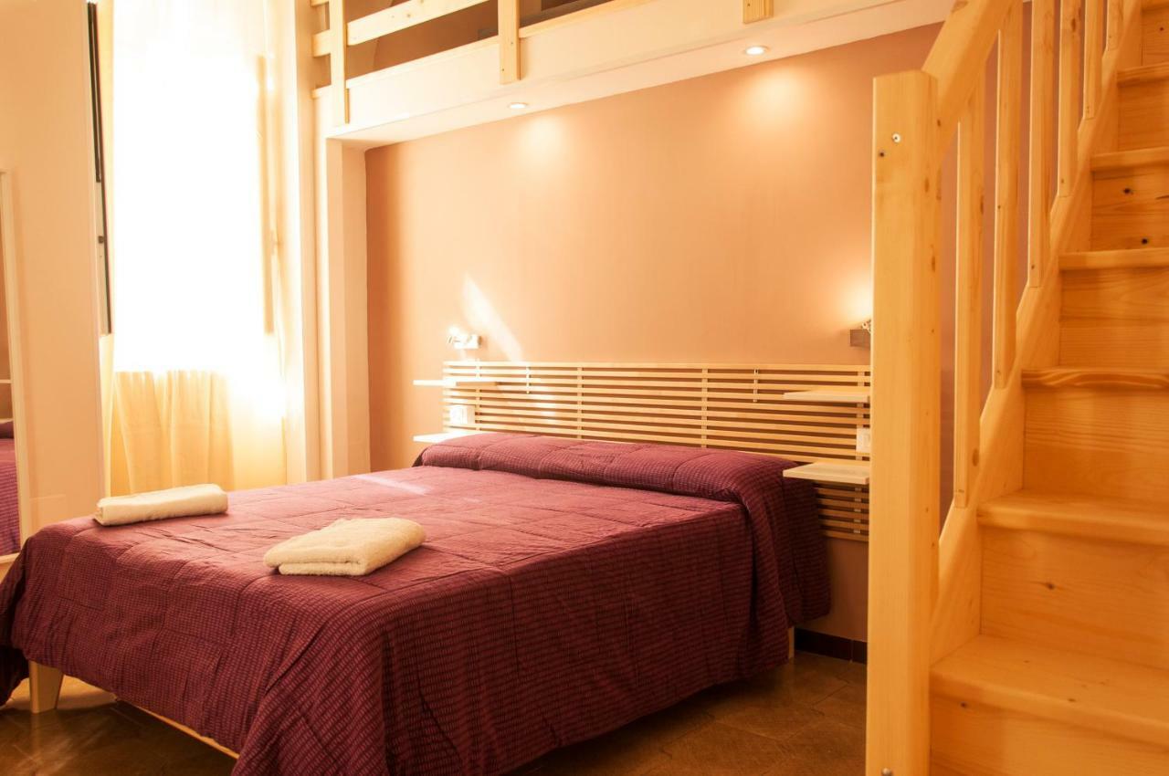 לצ'ה Rooms Palazzo Paladini מראה חיצוני תמונה
